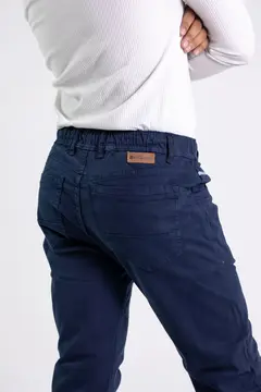 Jogger Clásico Oscuro Ref 7