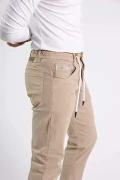 Jogger Clásico Arena Ref 7