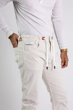 Jogger Clásico Marfil Ref 7