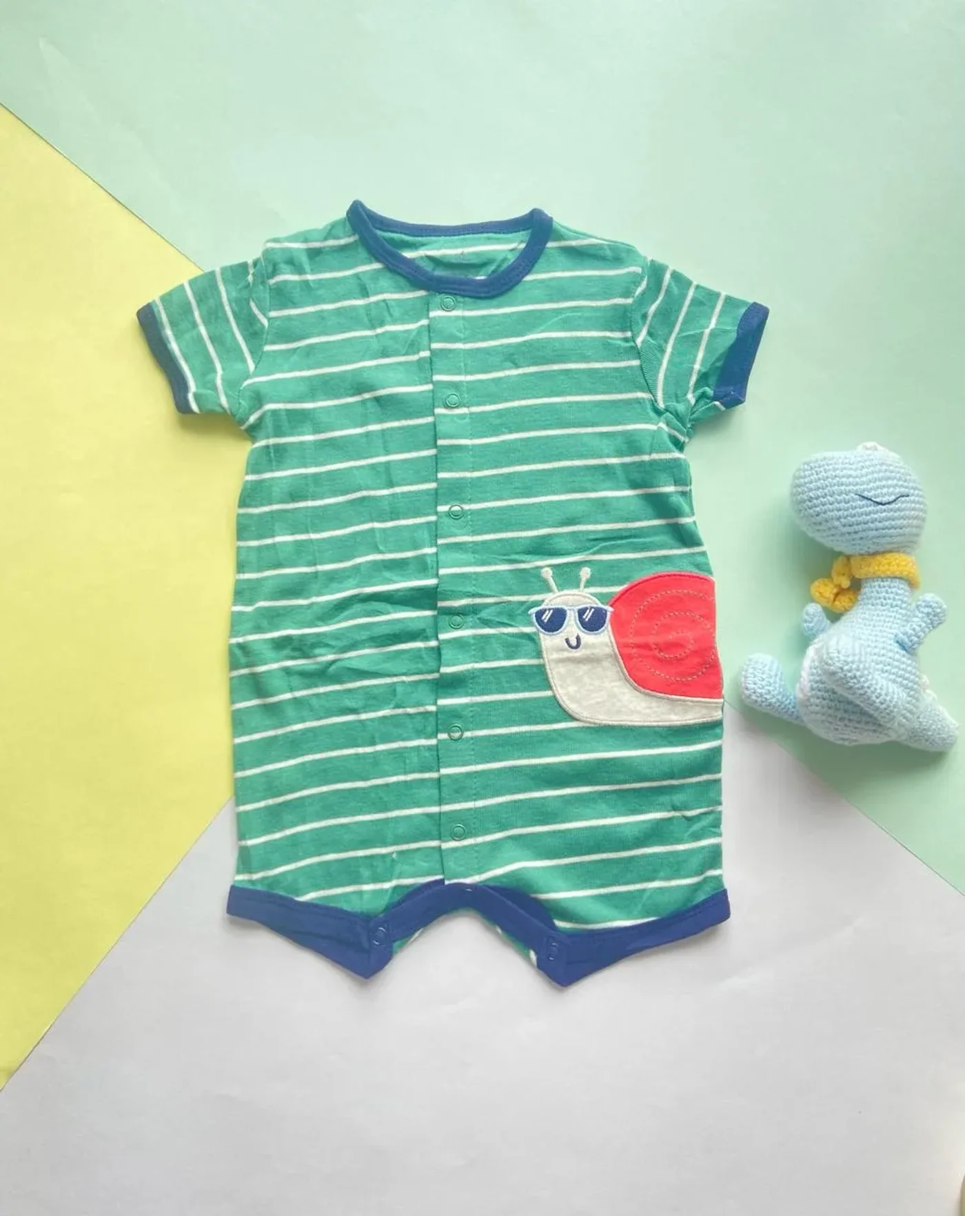 romper-verde-de-rayas-caracol-para-bebe-nino_babyrex_01_ee6e4729.webp
