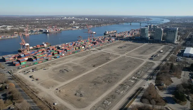 Lote industrial próximo al puerto