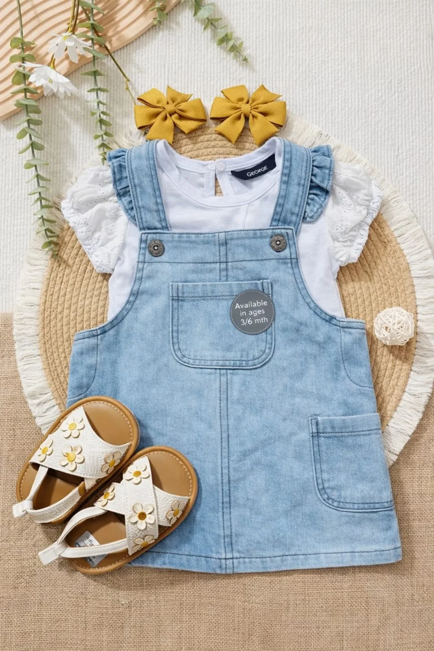 jardinera-en-jean-con-camisa-blanca-para-bebe-nina_babyrex_01_8f1b1df2.webp