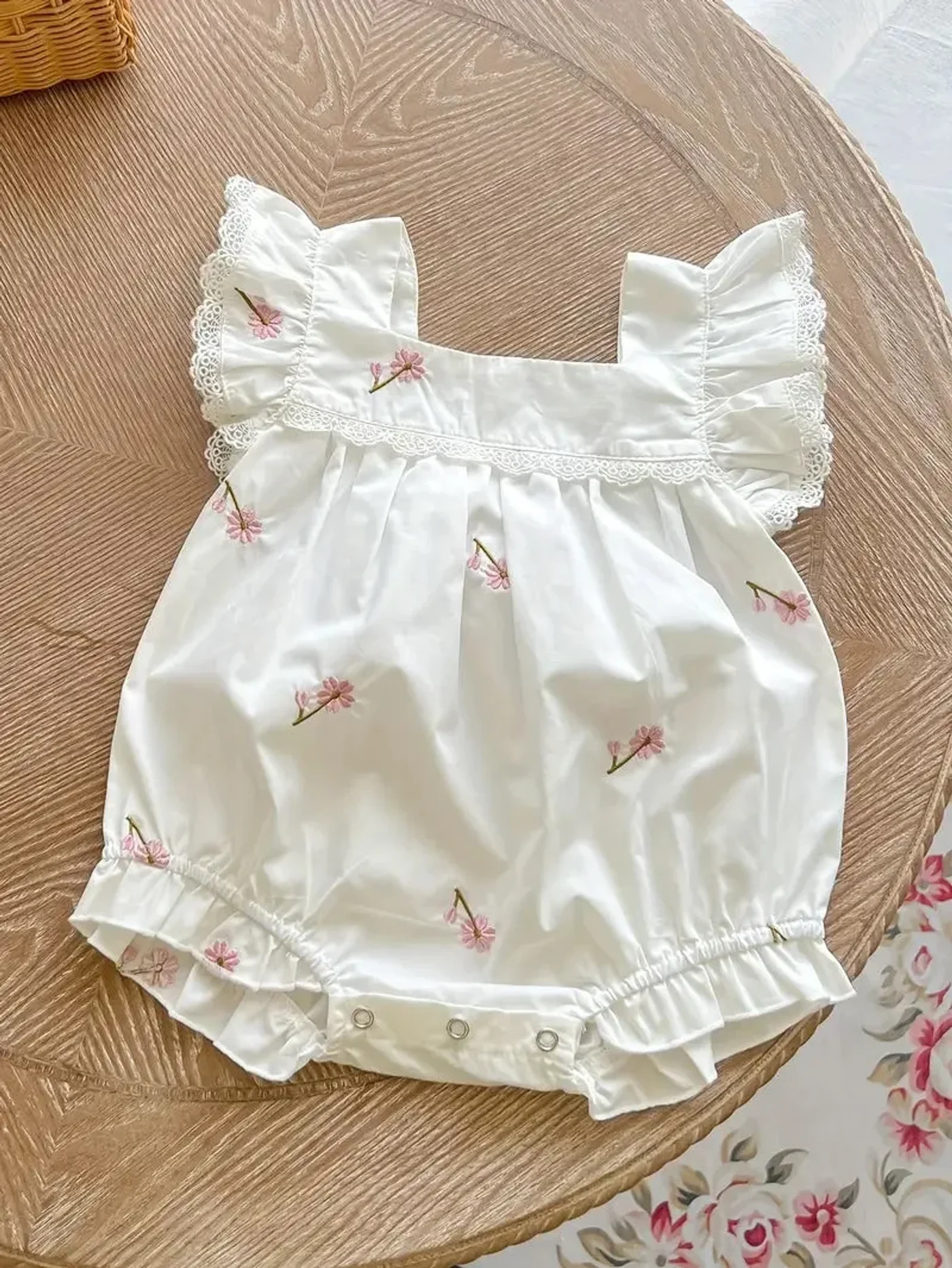 romper-blanco-de-flores-para-bebe-nina_babyrex_02_de3762a4.webp