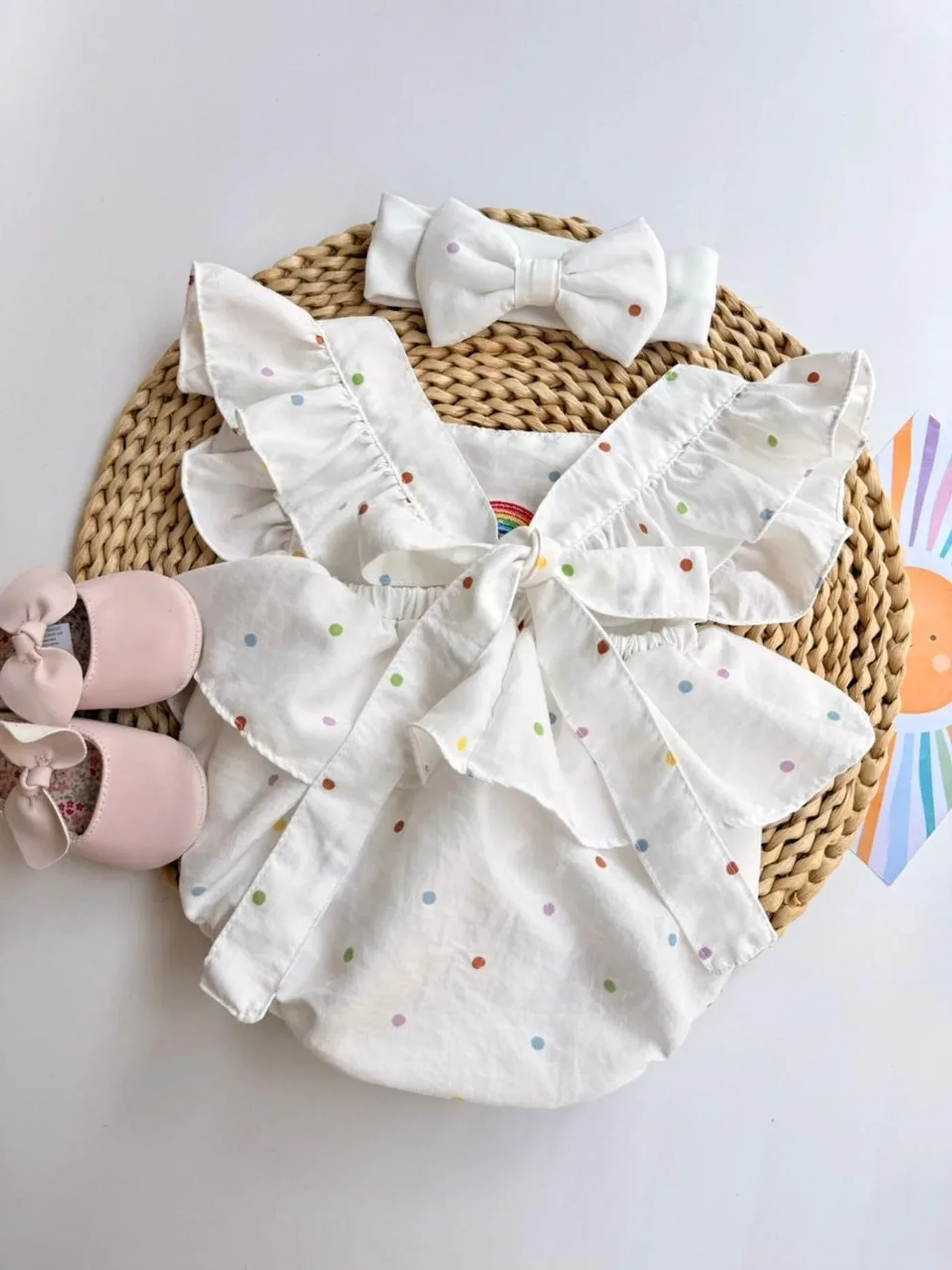 asoleador-blanco-de-arcoiris-con-diadema-para-bebe-nina_babyrex_03_2a8a0fb9.webp