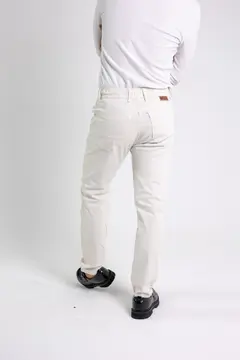 Jogger Clásico Marfil Ref 7