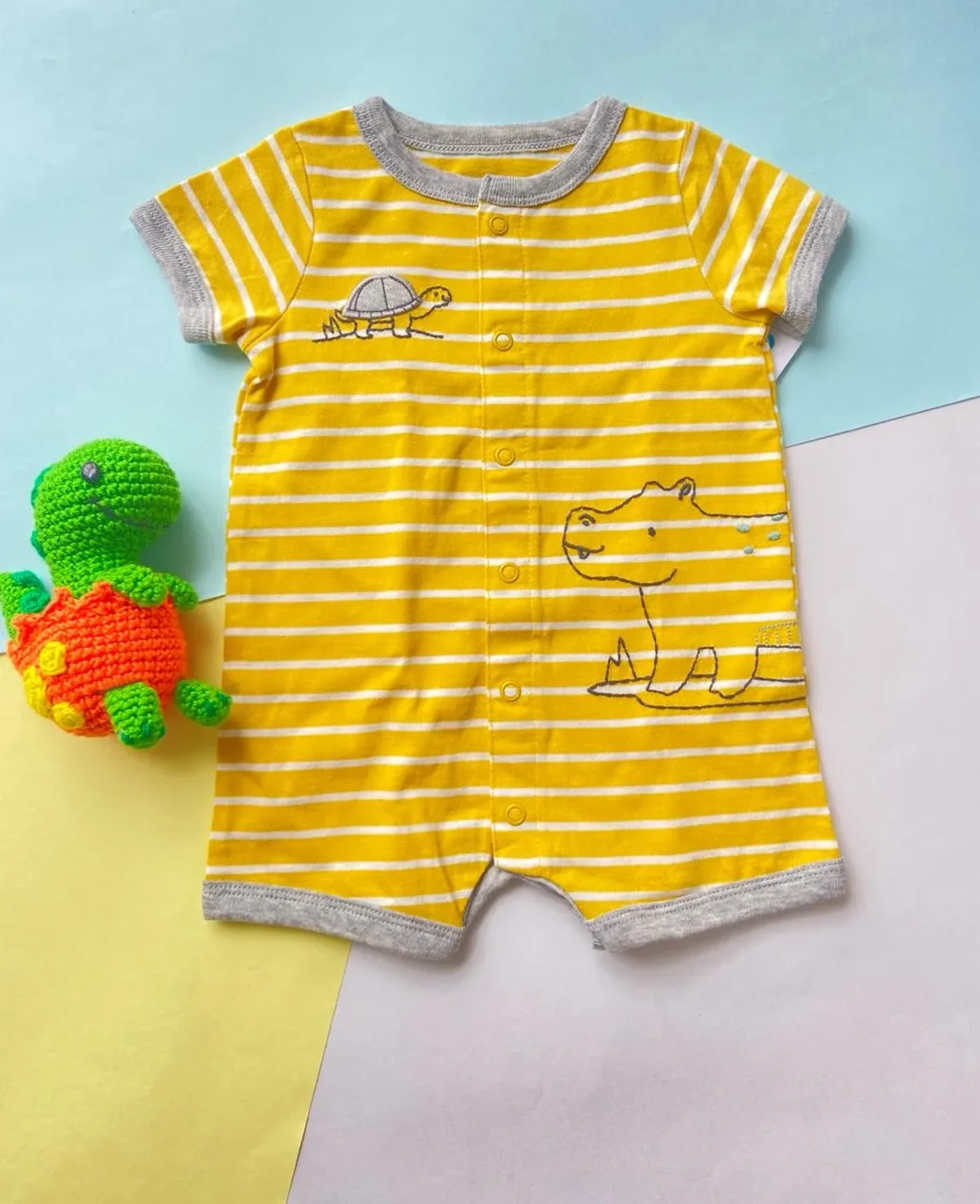 rompe-amarillo-de-rayas-carter-s_babyrex_01_105c144a.webp