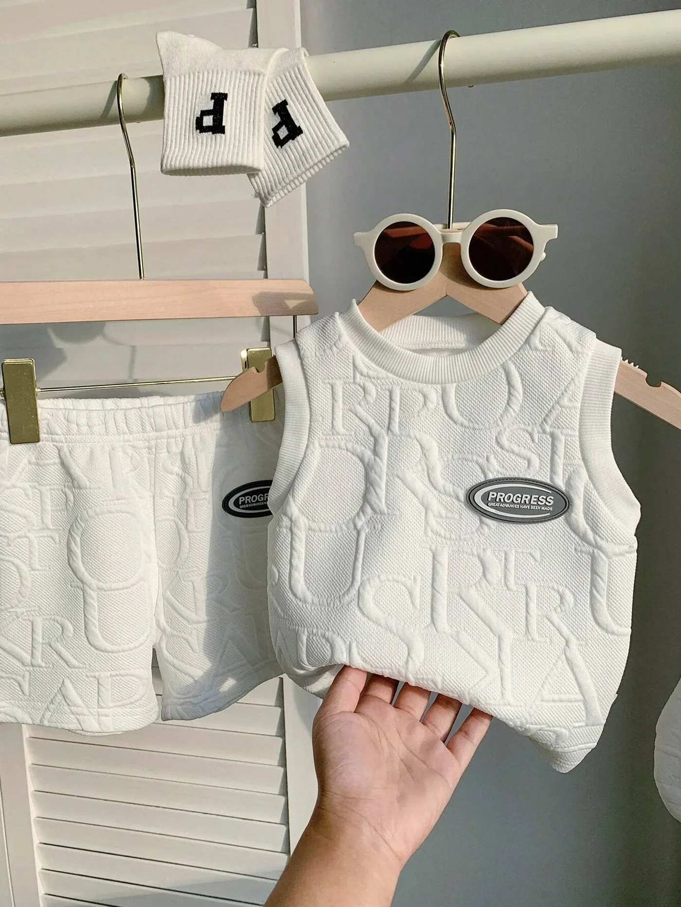 conjunto-short-y-camisilla-blanca_babyrex_01_14cf1e6e.webp
