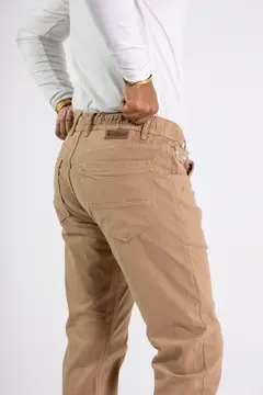 Jogger Clásico Caqui Ref 7